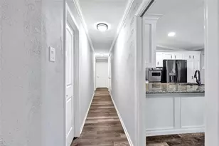 10226 Carlow Ln, La Porte, TX 77571 - Photo 11