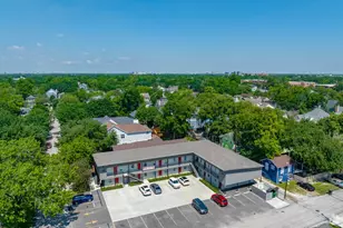 645 E 11th 1/2 St, Houston, TX 77008 - Photo 7