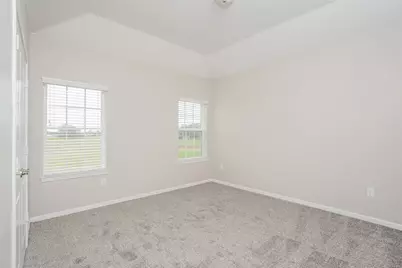 651 Lakeland Circle, Rosharon, TX 77583 - Photo 9