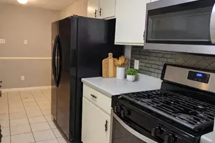 315 Willowick St, Tomball, TX 77375 - Photo 3