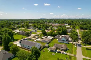 8323 Observatory St, Houston, TX 77088 - Photo 37