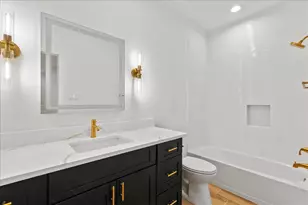 8323 Observatory St, Houston, TX 77088 - Photo 15