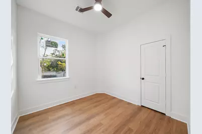 3907 Falls Street #B, Houston, TX 77026 - Photo 9