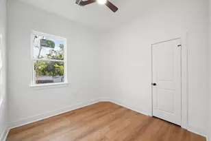 3907 Falls St, Houston, TX 77026 - Photo 9