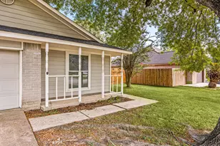 6526 Turtlewood St, Houston, TX 77049 - Photo 7