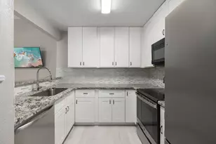 6526 Turtlewood St, Houston, TX 77049 - Photo 17