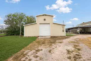542 16th St, San Leon, TX 77539 - Photo 35