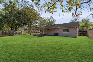 2808 Pinewood Dr, League City, TX 77573 - Photo 23