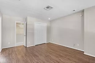 7945 Ellinger Ln, Houston, TX 77040 - Photo 19