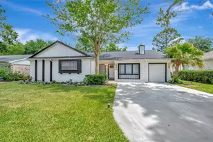 910 Beachcomber Ln, Houston, TX 77062 - Photo 1