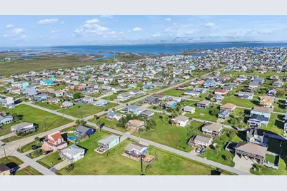 16527 Lewis Scott Road, Jamaica Beach, TX 77554 - Photo 7