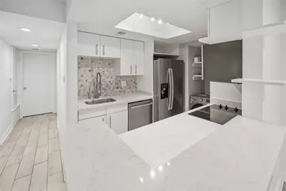 1909 Brun Street #9, Houston, TX 77019 - Photo 15