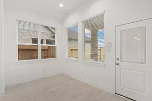 11820 S Pavillion Dr, Mont Belvieu, TX 77523 - Photo 15