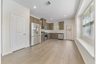 115 Silver Sky Court, Conroe, TX 77304 - Photo 9