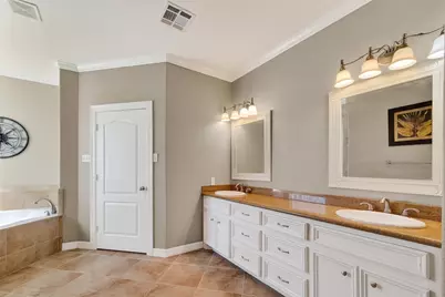 4402 Park Bend Drive, Baytown, TX 77521 - Photo 39