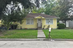 809 N Ave D, Humble, TX 77338 - Photo 1