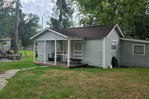 809 N Ave D, Humble, TX 77338 - Photo 3