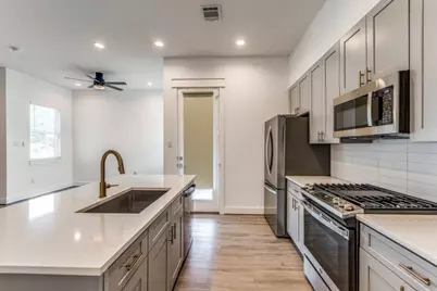 728 E 38th Street, Houston, TX 77022 - Photo 5