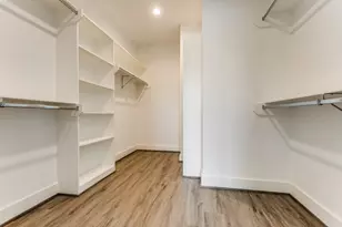 728 E 38th St, Houston, TX 77022 - Photo 9