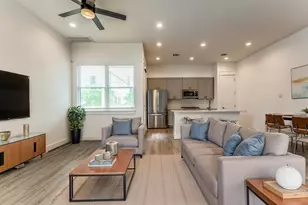 728 E 38th St, Houston, TX 77022 - Photo 3
