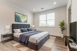 728 E 38th St, Houston, TX 77022 - Photo 11