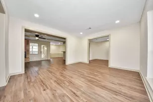5731 Lodge Creek Dr, Houston, TX 77066 - Photo 3