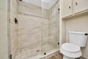 5731 Lodge Creek Dr, Houston, TX 77066 - Photo 15