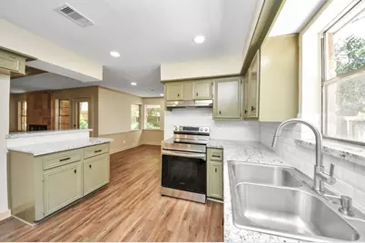 5731 Lodge Creek Drive, Houston, TX 77066 - Photo 13