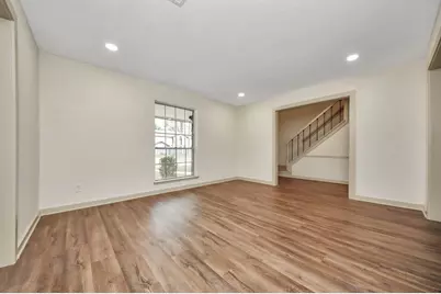 5731 Lodge Creek Drive, Houston, TX 77066 - Photo 5