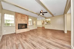 5731 Lodge Creek Dr, Houston, TX 77066 - Photo 5