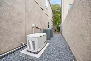 2214 Driscoll St, Houston, TX 77019 - Photo 29