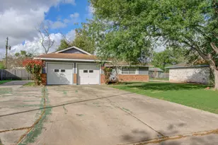 1710 W 11th St, Freeport, TX 77541 - Photo 3