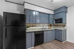 7938 Hammerly Blvd, Houston, TX 77055 - Photo 5