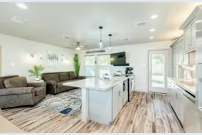 117 Tarpon Avenue, Galveston, TX 77550 - Photo 9