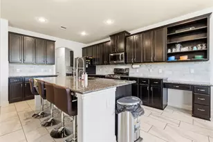10126 N Whimbrel Cir, Conroe, TX 77385 - Photo 11