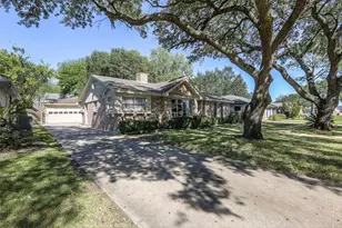 11402 Brook Meadows Ln, Meadows Place, TX 77477 - Photo 1