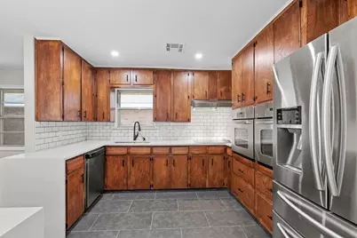 5911 Rutherglenn Drive, Houston, TX 77096 - Photo 7