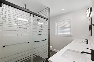 5911 Rutherglenn Dr, Houston, TX 77096 - Photo 11