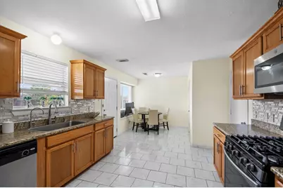 13723 Anwar Drive, Houston, TX 77083 - Photo 11