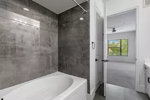 1508 Blodgett St, Houston, TX 77004 - Photo 9