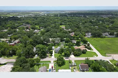 2109 Magnolia Drive, La Marque, TX 77568 - Photo 3