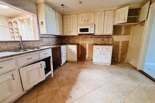 11663 Village Pl Dr, Houston, TX 77077 - Photo 9