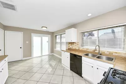 9611 Cleveland Bay Court, Houston, TX 77065 - Photo 13