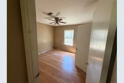 2631 N Camp Circle, La Marque, TX 77568 - Photo 5