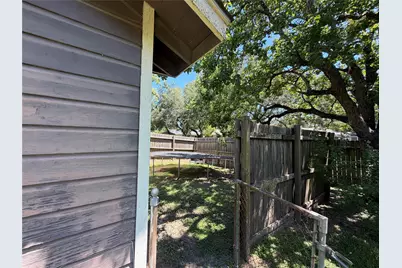2631 N Camp Circle, La Marque, TX 77568 - Photo 15