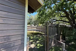 2631 N Camp Cir, La Marque, TX 77568 - Photo 15