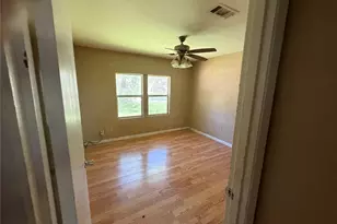 2631 N Camp Cir, La Marque, TX 77568 - Photo 11