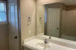 63 Scarlet Woods Ct, The Woodlands, TX 77380 - Photo 13