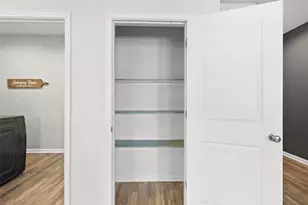 111 Bering Dr, Huntsville, TX 77320 - Photo 9