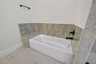 1105 Lyle W Ave, Cleveland, TX 77327 - Photo 37